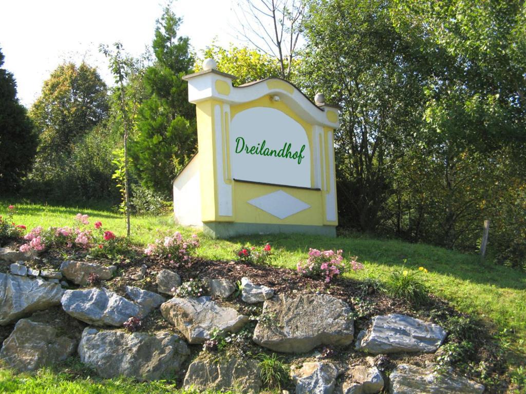 Dreilandhof Hotel Loipersdorf bei Fuerstenfeld Exterior photo